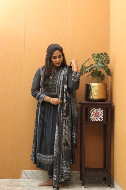 Black Chudithar - Image 2